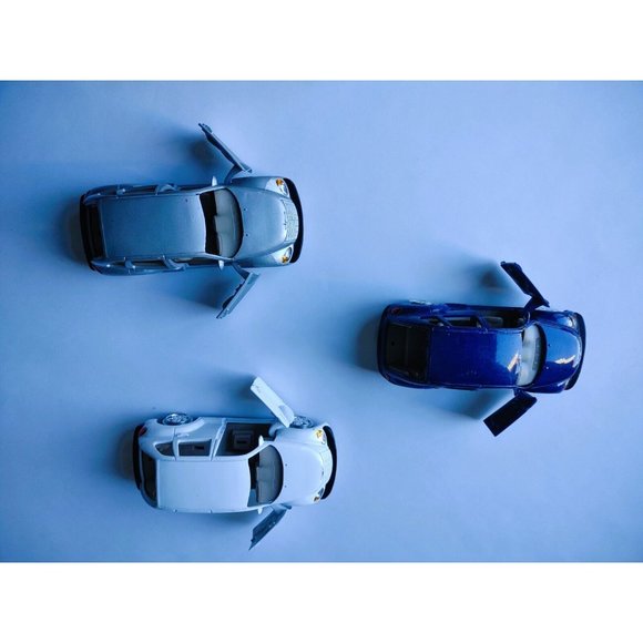 Chrysler PT Cruiser 2000 5" Diecast Scale 1/34 Models Bundle of 3 Cars - Picture 6 of 12